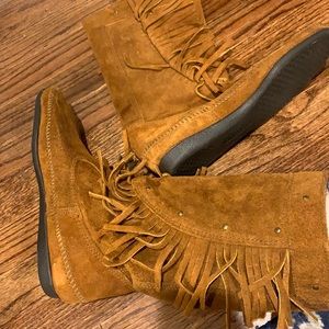 Minnetonka Brown suede boots size 8